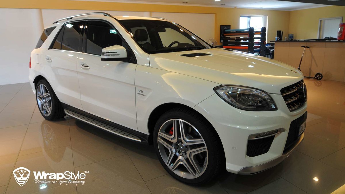 Mercedes ML - White Gloss wrap - cover