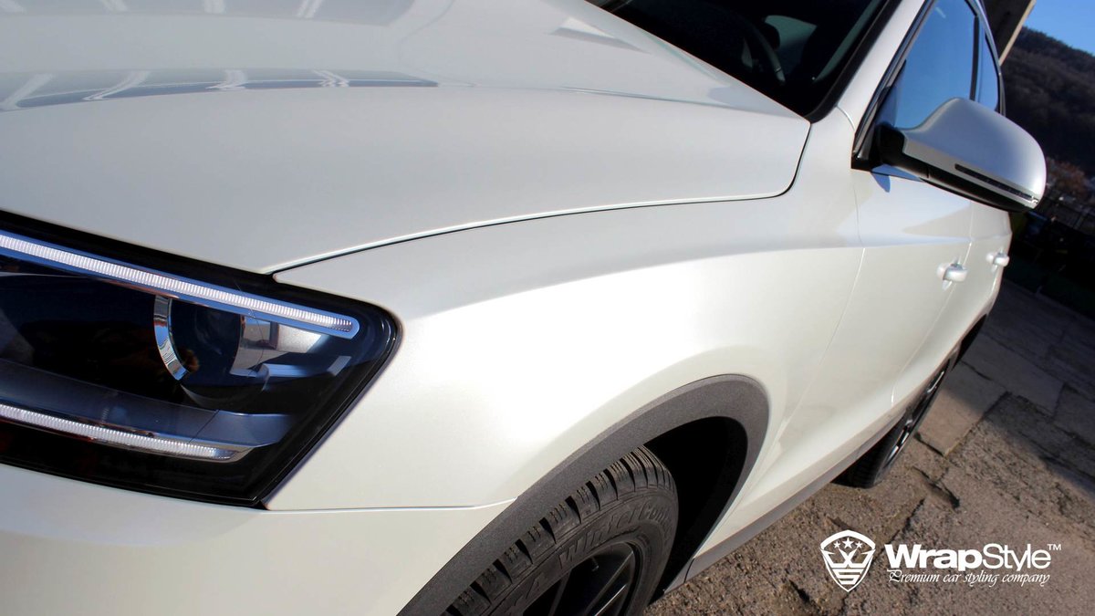 Audi Q3 - White Pearlescent wrap - cover