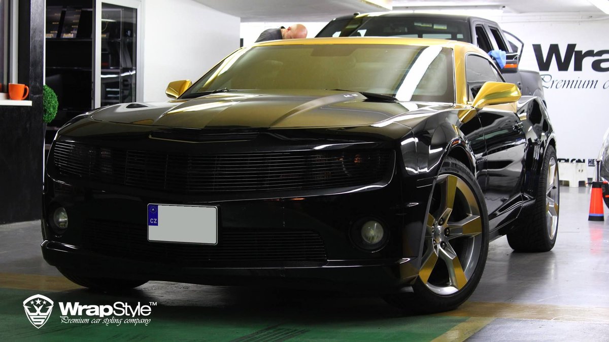 Chevrolet Camaro - Black / Gold Gloss wrap - cover