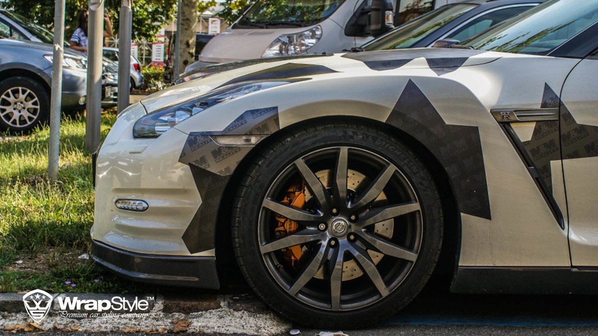 Nissan GTR - Camouflage design - cover