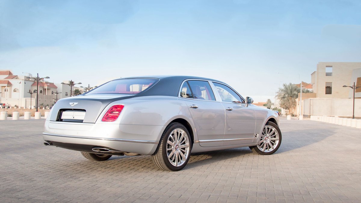 Bentley Flying Spur - Silver Gloss wrap - img 1