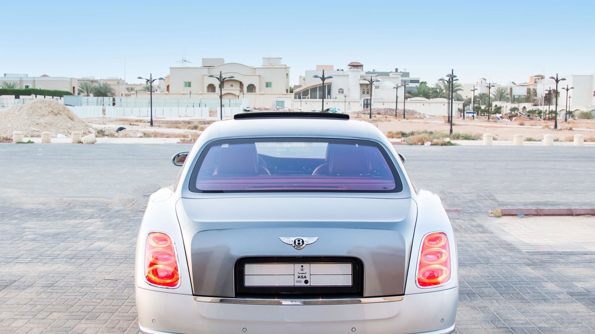 Bentley Flying Spur - Silver Gloss wrap - img 4