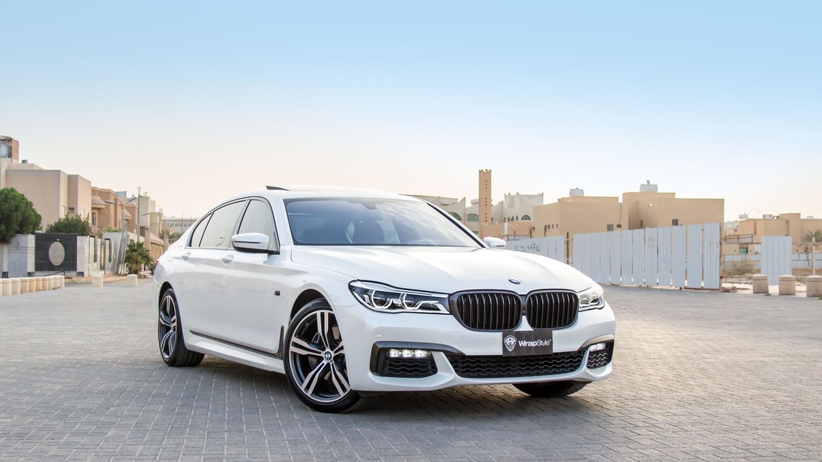 BMW 740 - White Gloss wrap - img 1