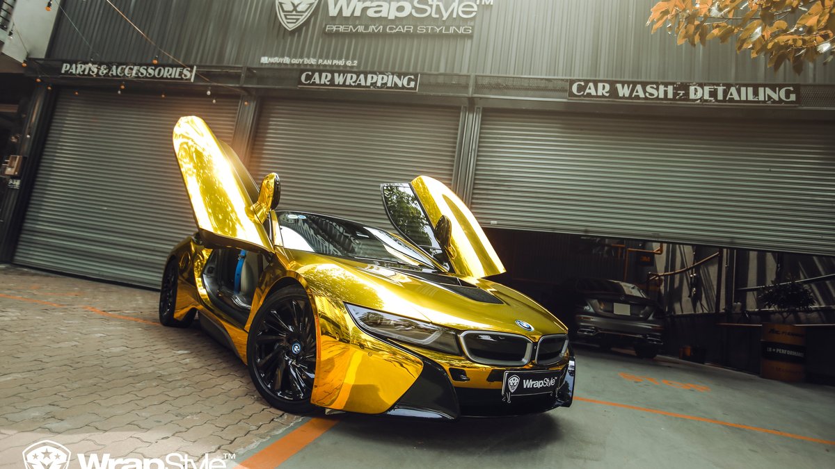 BMW i8 - Gold Chrome wrap - img 1