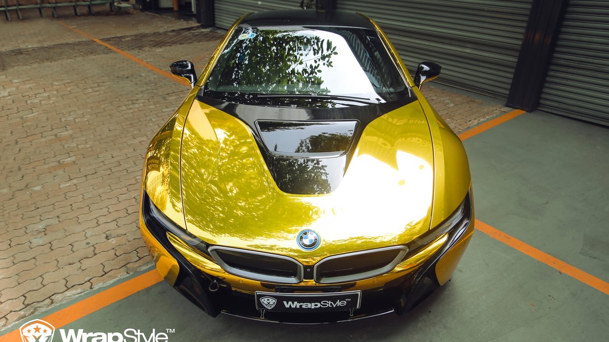 BMW i8 - Gold Chrome wrap - img 2