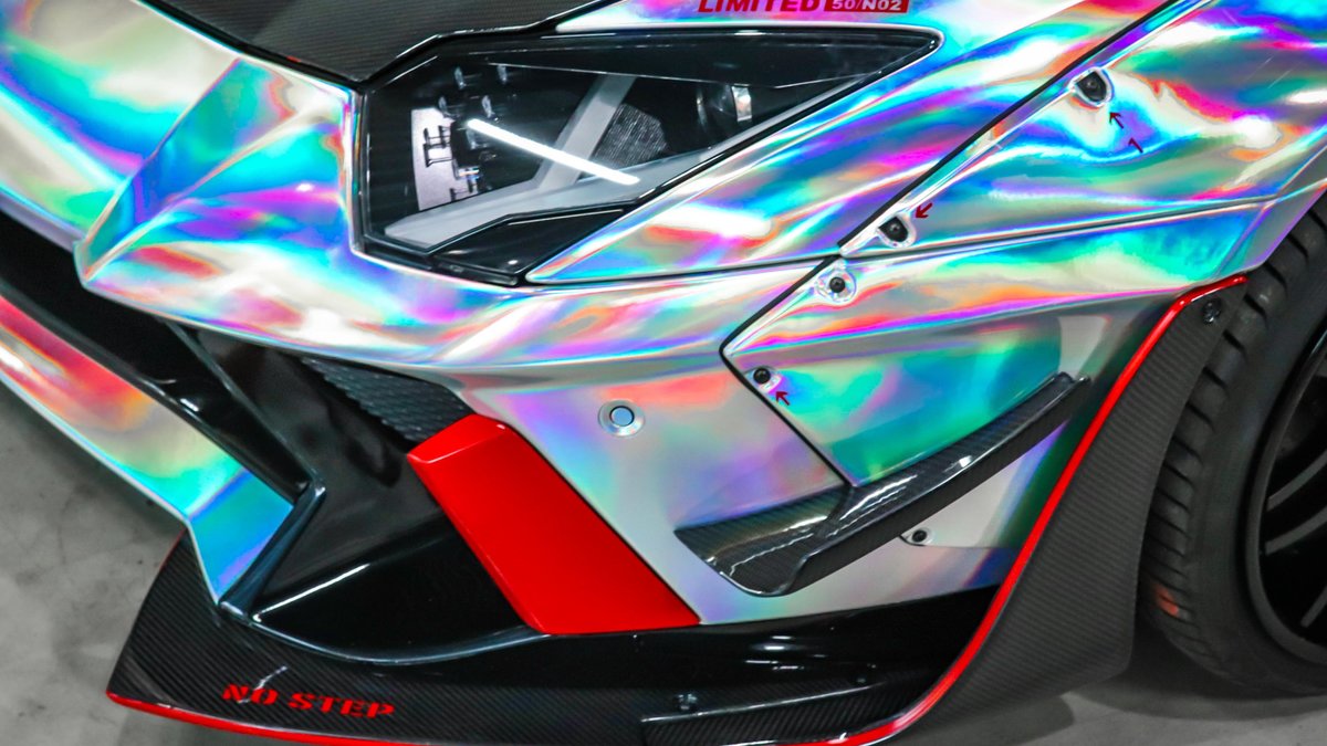 Lamborghini Aventador - Rainbow Chrome wrap - img 2