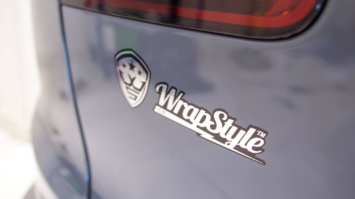 Porsche Cayenne - Grey Gloss wrap - img 1