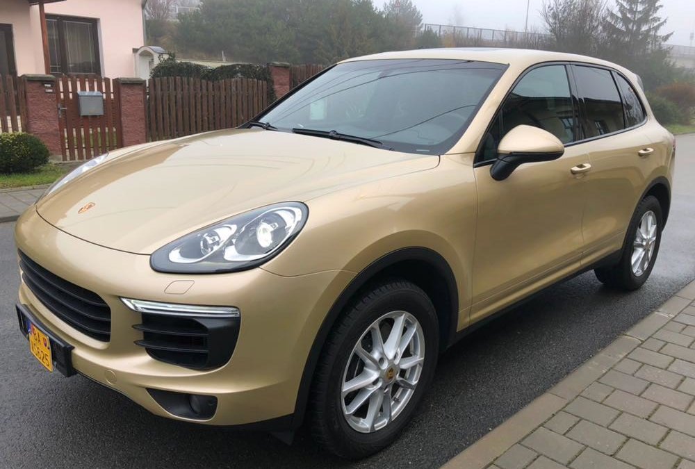 Porsche Cayenne - Gold wrap - cover