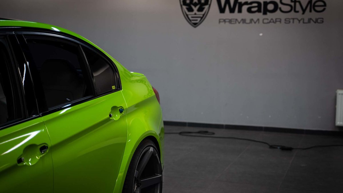BMW M3 - Avery Lime Green wrap - img 3