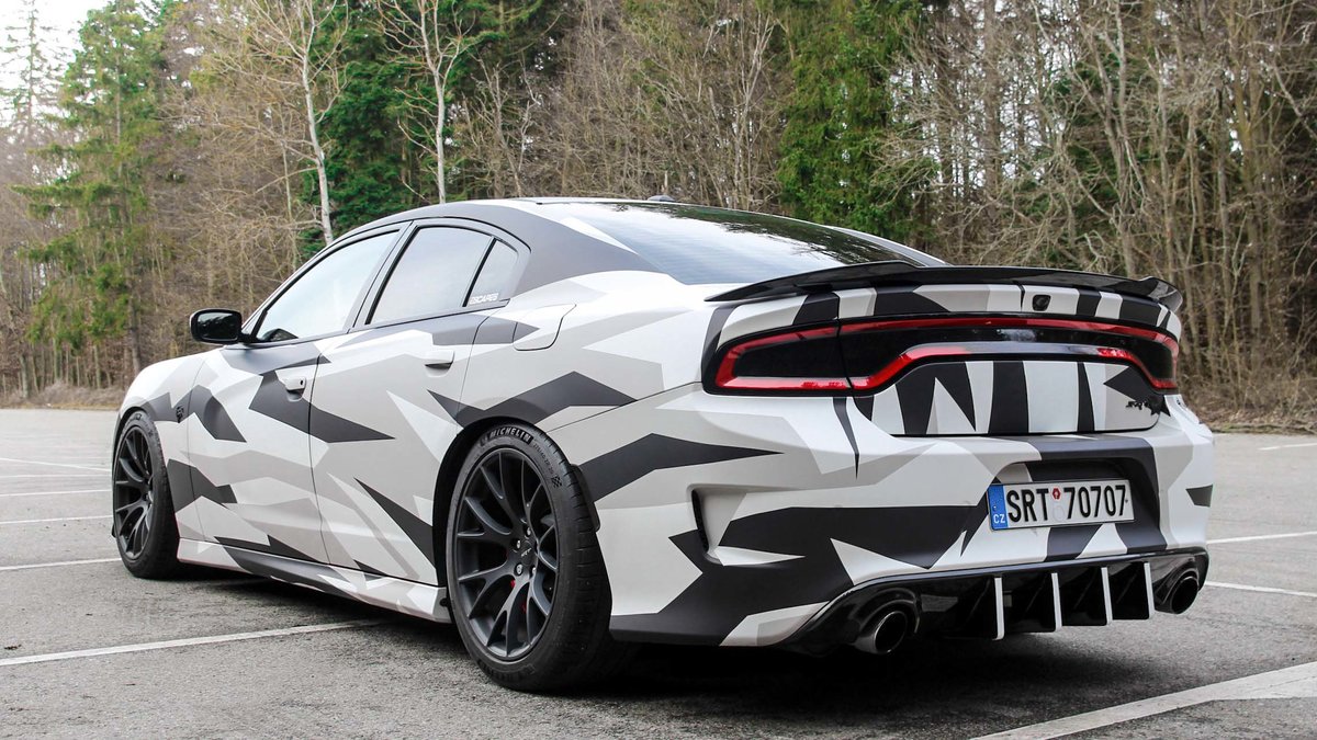 Dodge Charger SRT Hellcat - Camo design - img 2