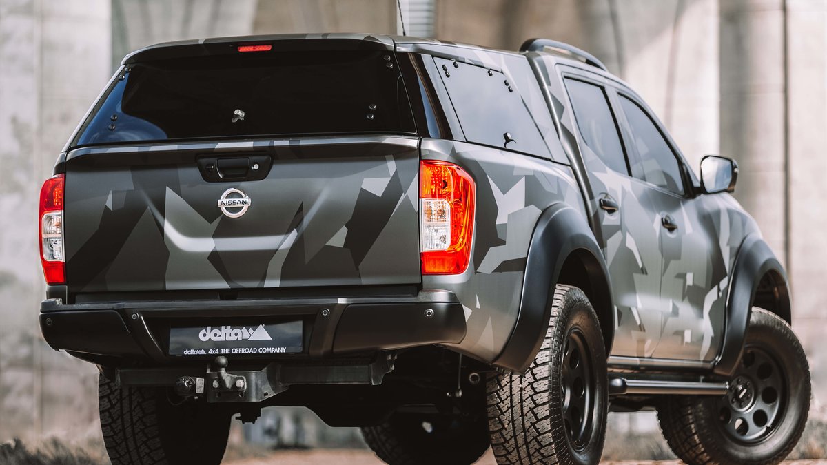 Nissan Navara - Camo design - img 1