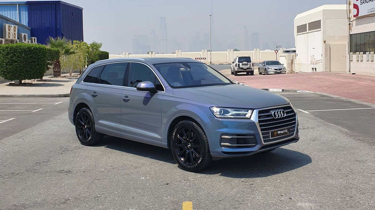 Audi Q7 - Iridescent Gloss wrap - img 1