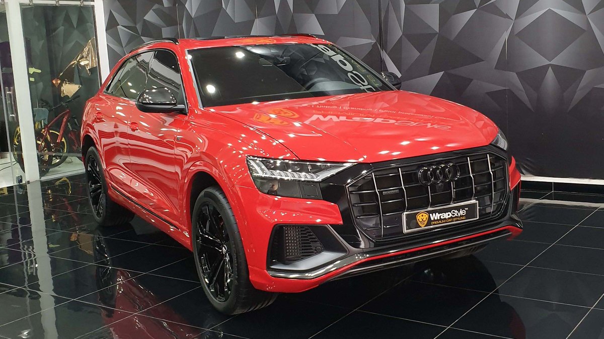 Audi Q8 - Red Gloss wrap - cover