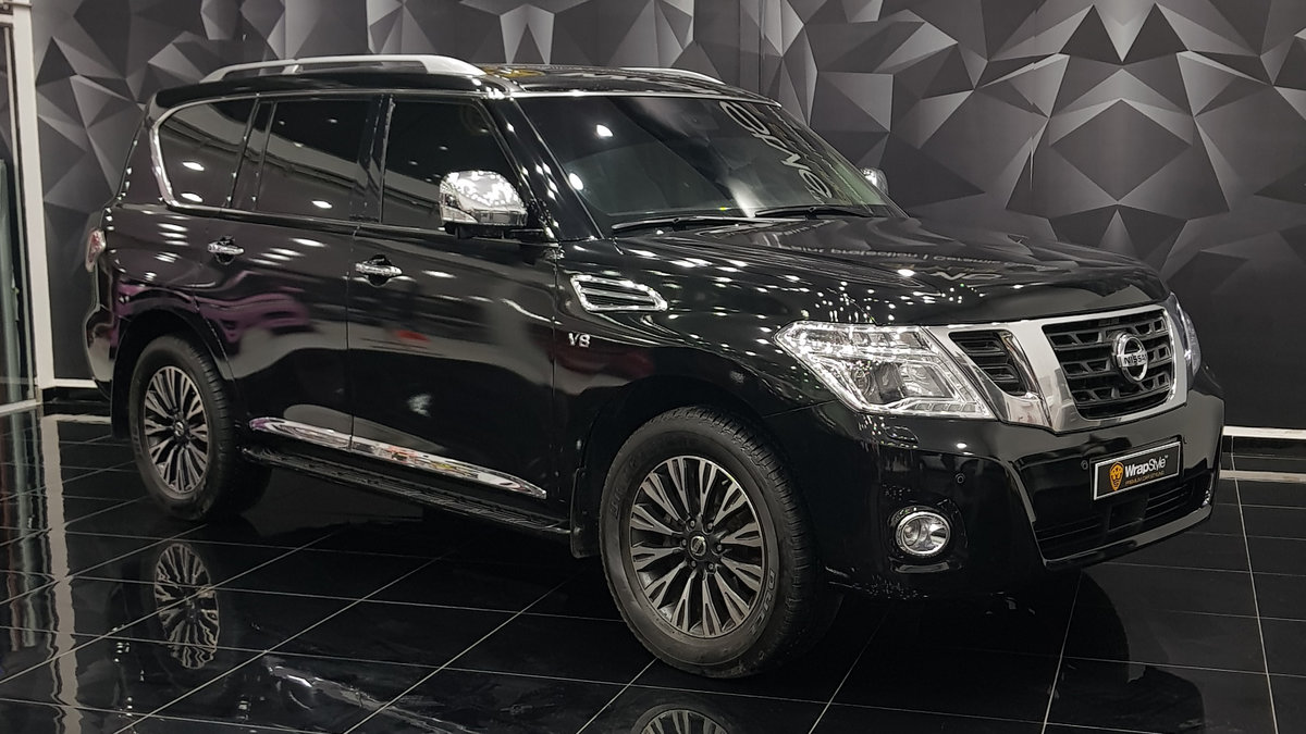 Nissan V8 - Black Gloss wrap - cover