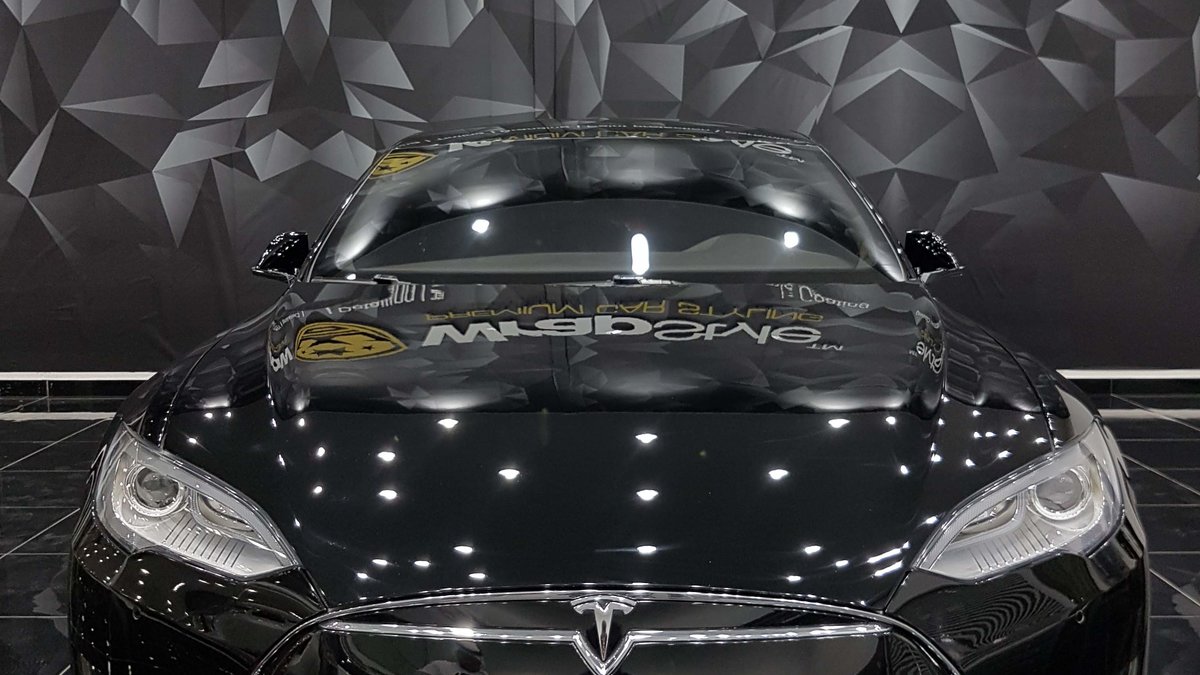 Tesla Model S - Black Gloss wrap - img 1