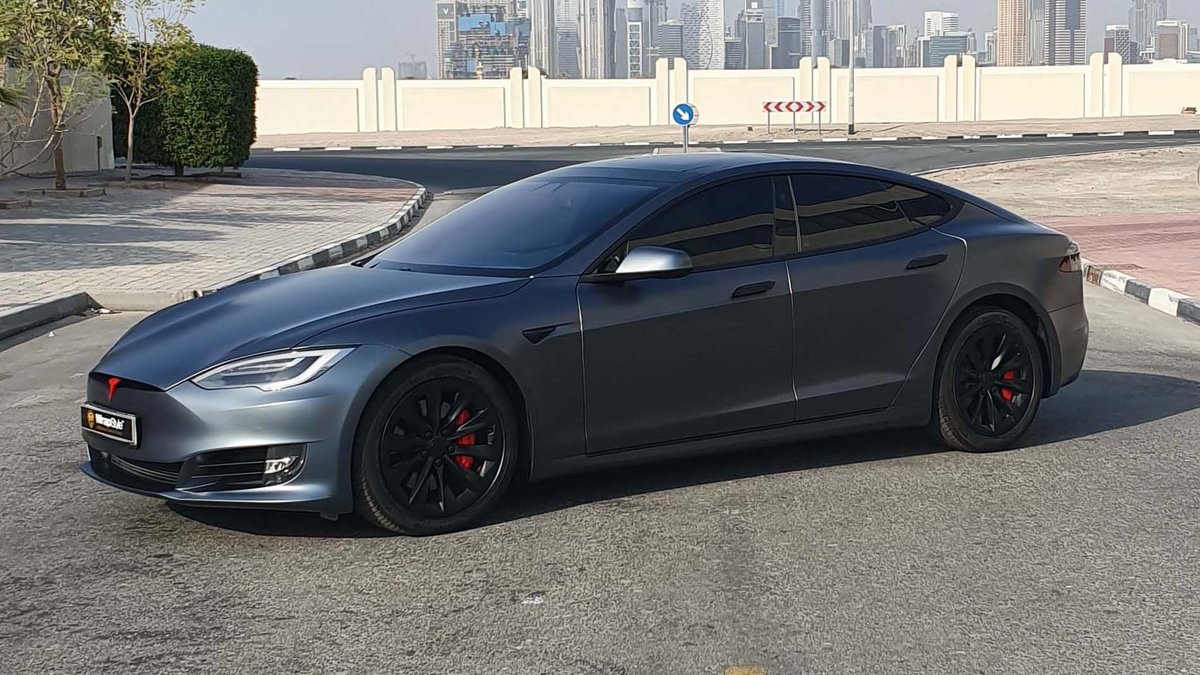 Tesla Model S - Grey Satin wrap - img 1