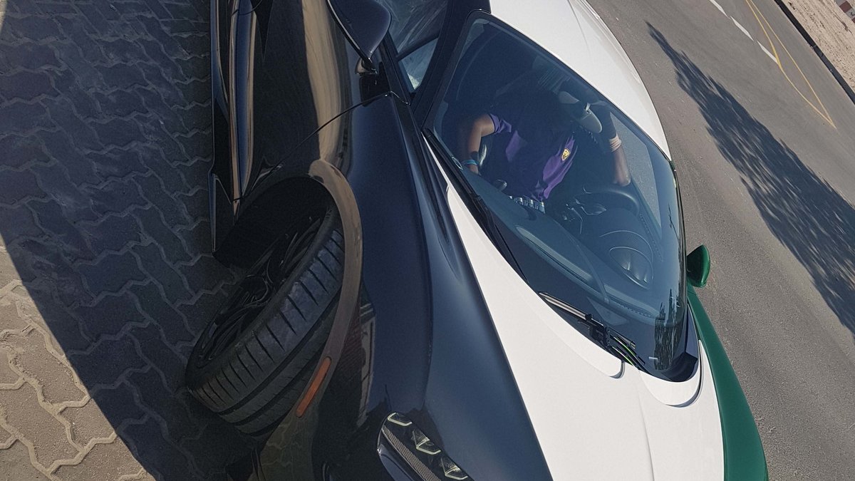 Bugatti Chiron - Stripes Wrap - img 1