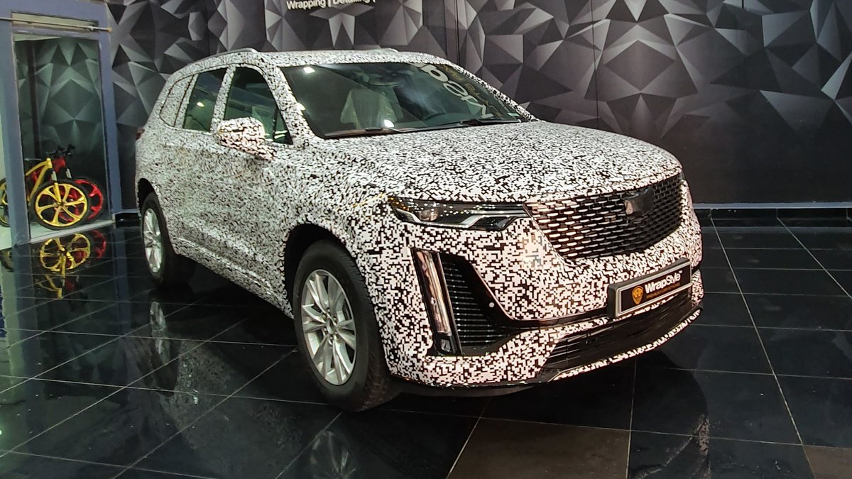 Cadillac XT6 - QR design - cover