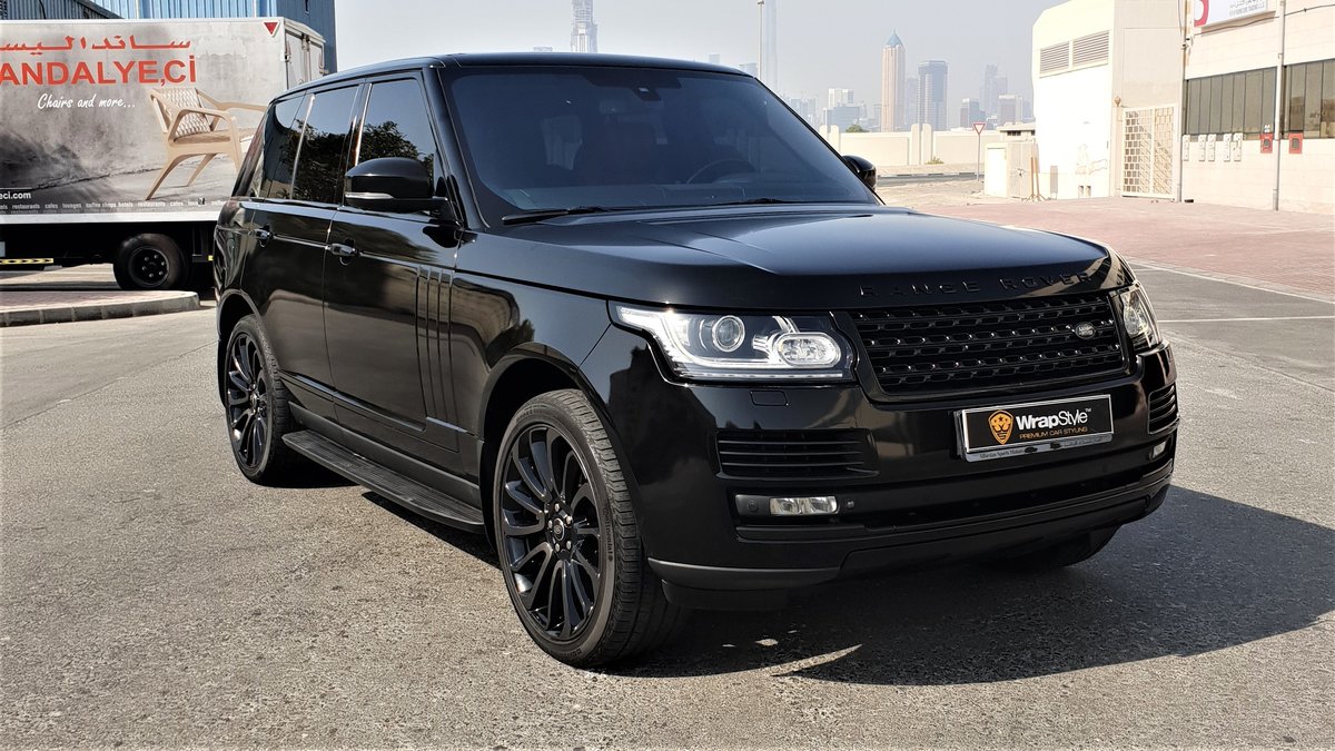 Range Rover Vogue - Black Gloss wrap - img 1