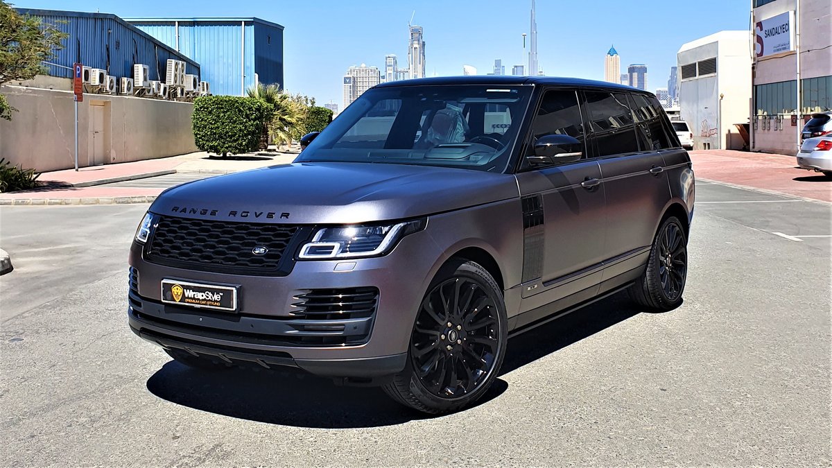 Range Rover Vogue - Grey Satin wrap - img 1