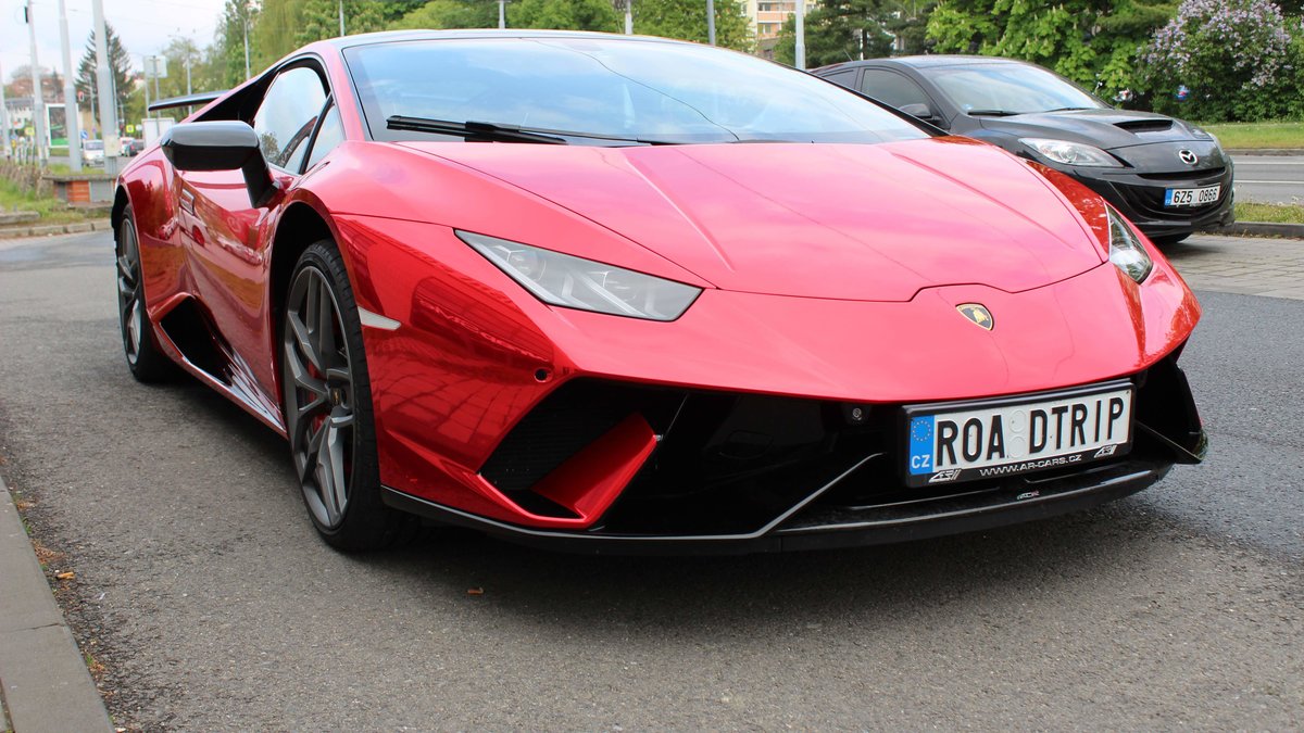 Lamborghini Huracan - Red Chrome wrap - img 1