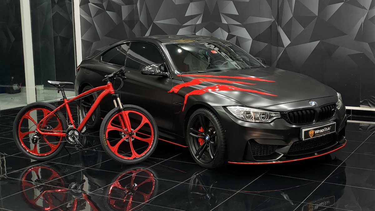 BMW M4 - Red Scratches wrap - img 1