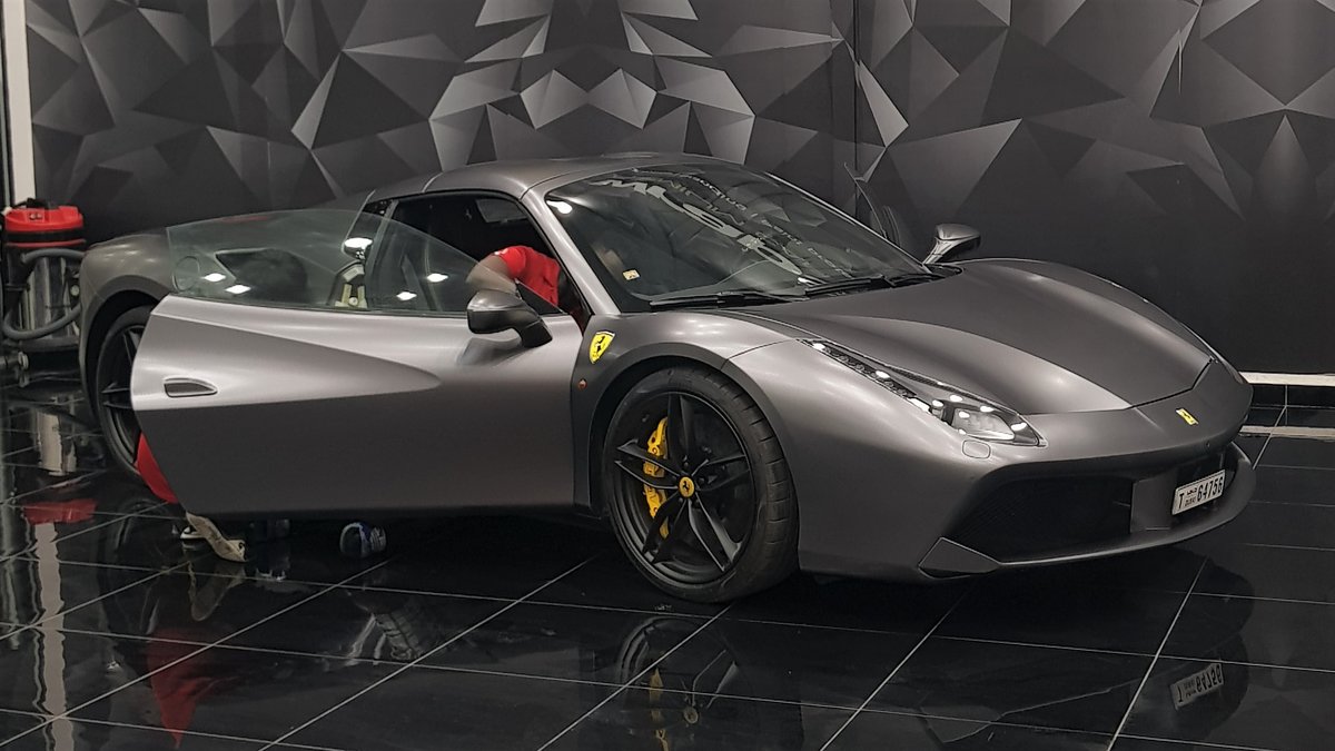 Ferrari 488 - Grey Satin wrap - img 1