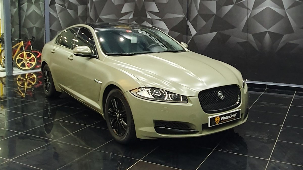 Jaguar XJ - Green Satin wrap - cover