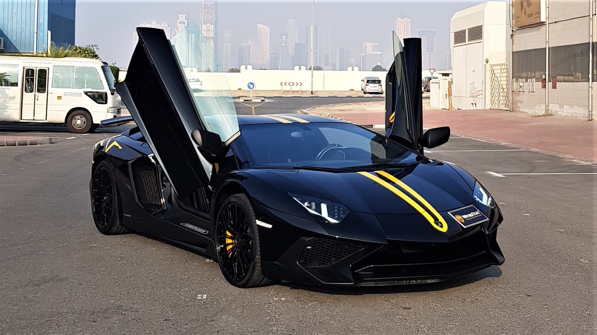 Lamborghini Aventador - Yellow Detailing wrap - img 1