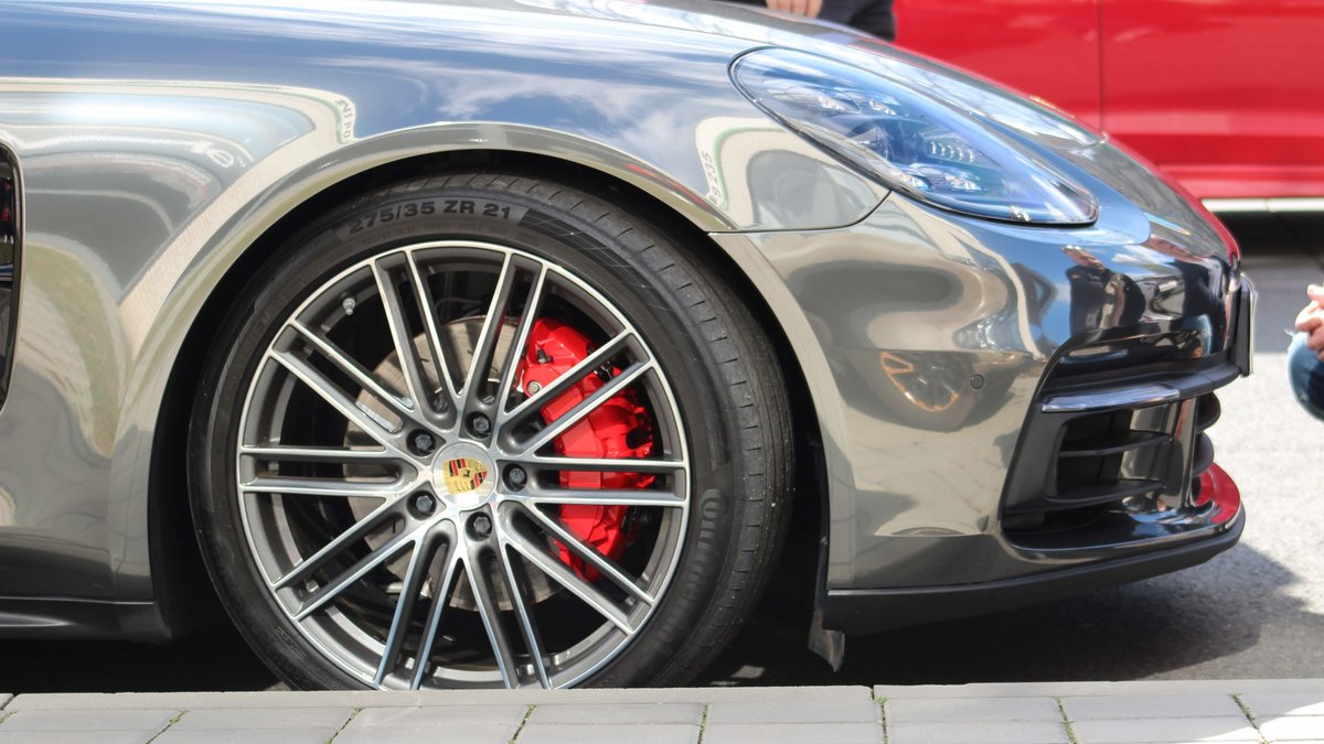 Porsche Panamera - Black Chrome wrap - img 2