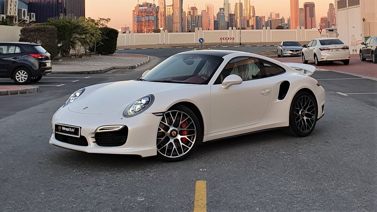 Porsche 911 - White Satin wrap - img 1