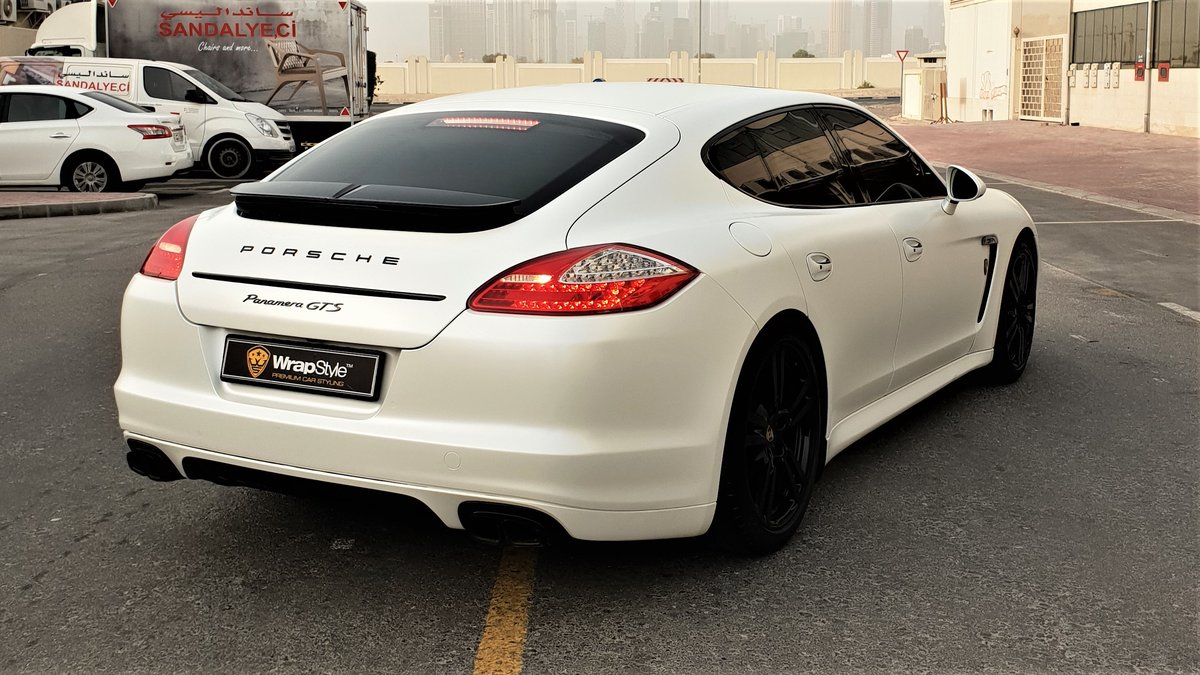 Porsche Panamera - White Satin wrap - img 1