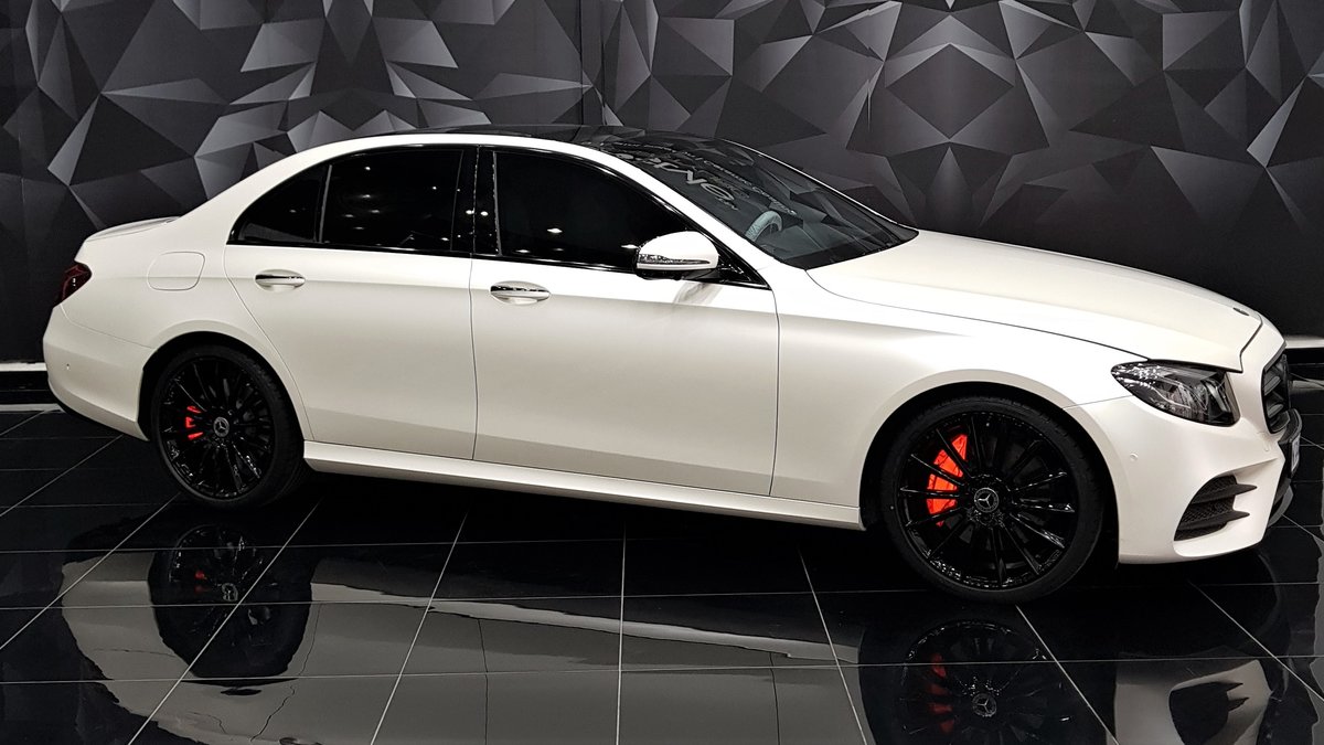 Mercedes E Sedan - White Matt wrap - cover