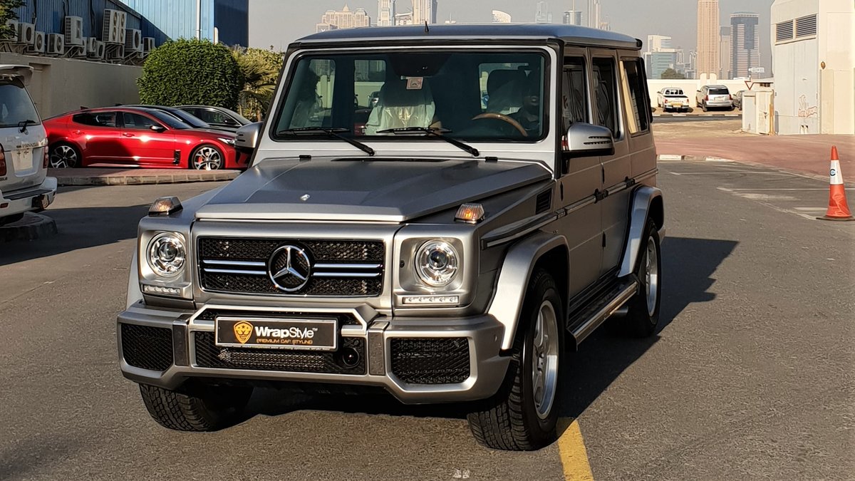 Mercedes G - Silver Satin wrap - img 2