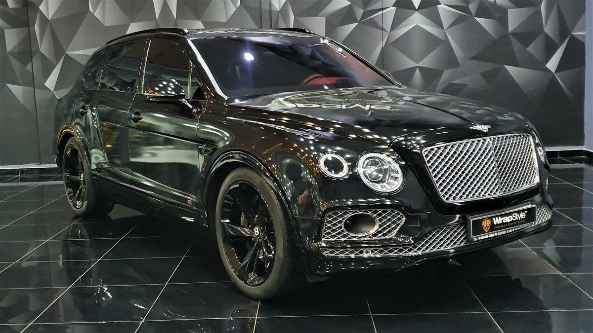 Bentley Bentayga - Black Gloss wrap - cover