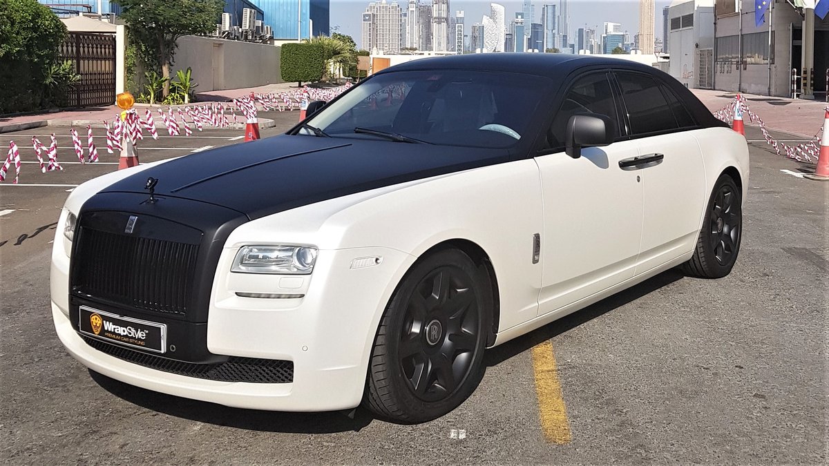 Rolls-Royce Phantom - Black Matt Stripe wrap - img 2