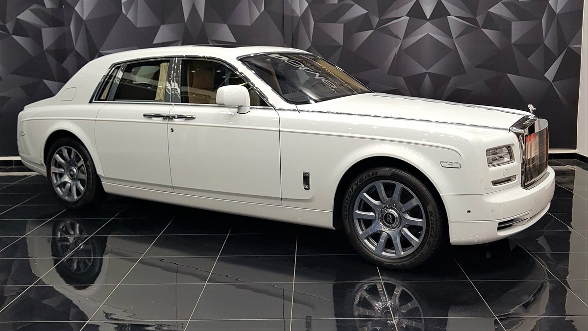 Rolls-Royce Ghost - White Satin wrap | WrapStyle