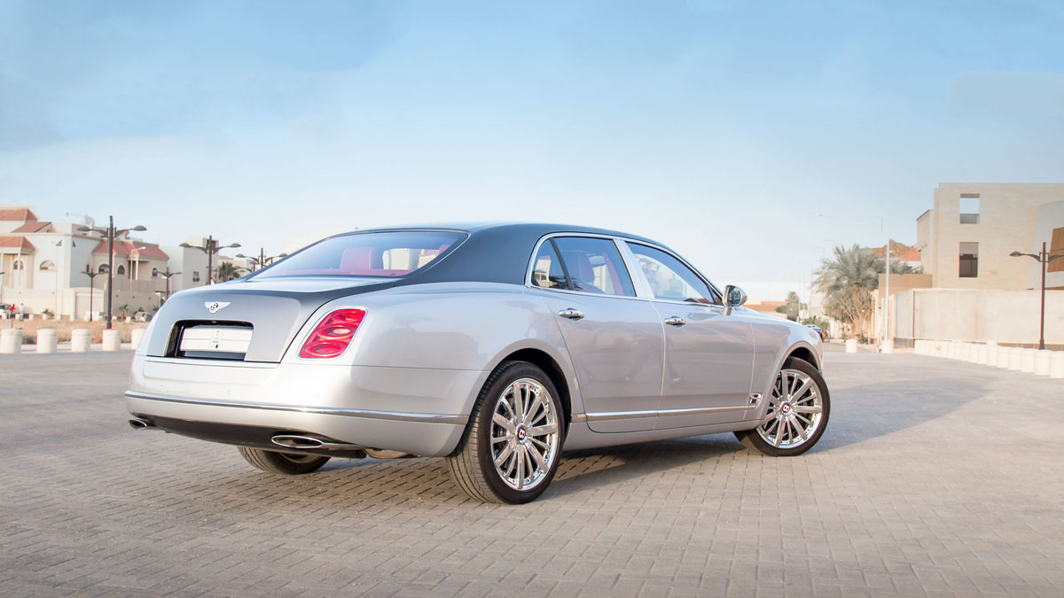 Bentley Mulsanne - Silver Gloss wrap - img 1