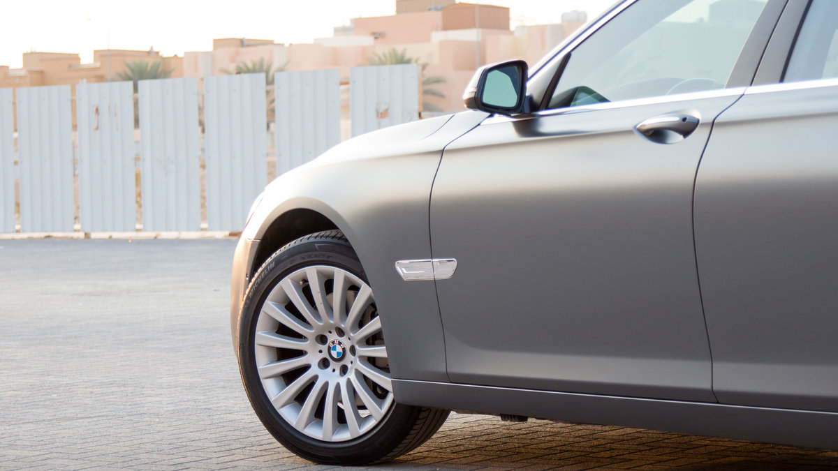 BMW 7 Sedan -  Grey Satin wrap - img 1