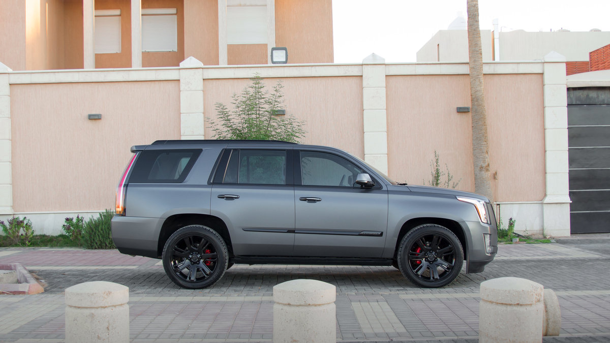 Cadillac Escalade  - Grey Matt wrap - img 3