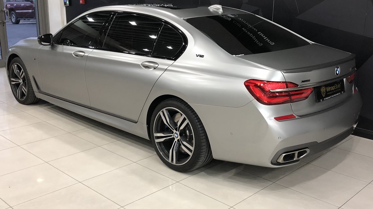 BMW 760Li - Silver Satin wrap - img 2