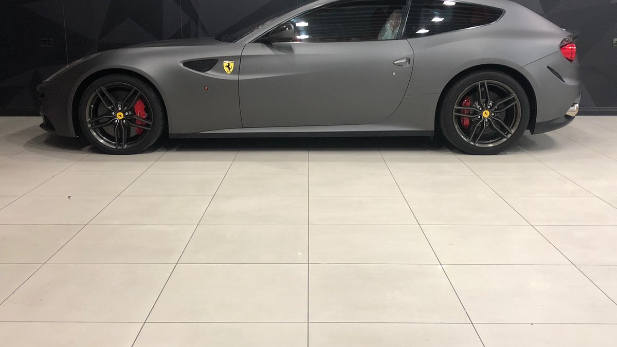 Ferrari GTC4 Lusso - Grey Matt wrap - img 1