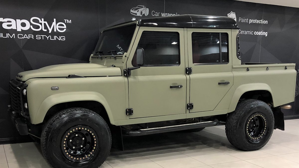 Land Rover Defender - Khaki Green Wrap - cover