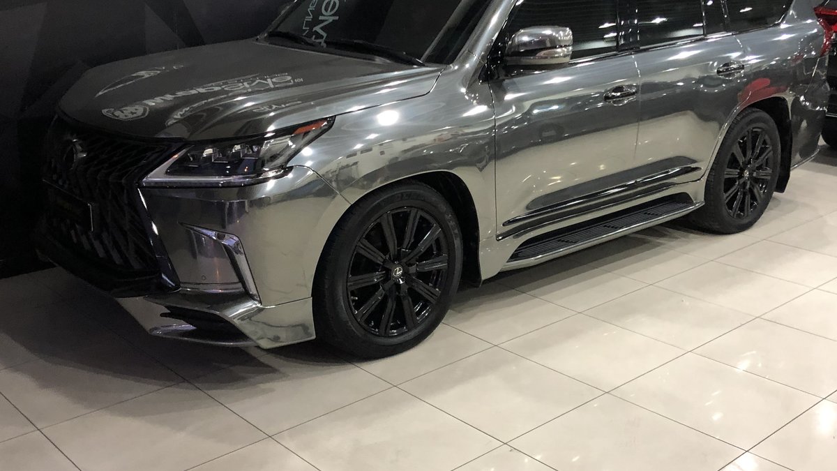 Lexus LX570 - Chrome Gloss wrap - img 1