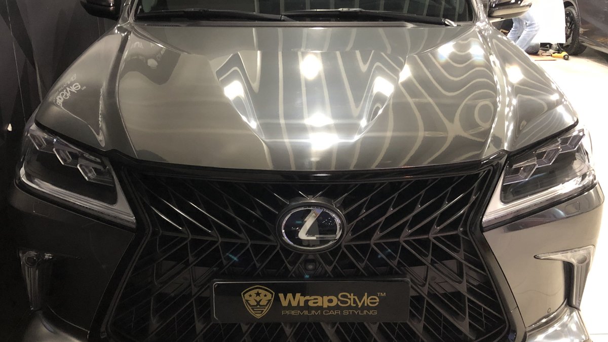 Lexus LX570 - Chrome Gloss wrap - img 2