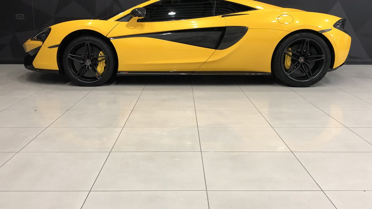 McLaren 570 GT - Yellow Gloss wrap - img 1