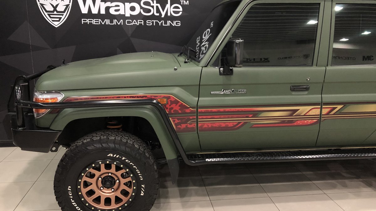 Toyota Land Cruiser Namib - Green Matt wrap - img 3