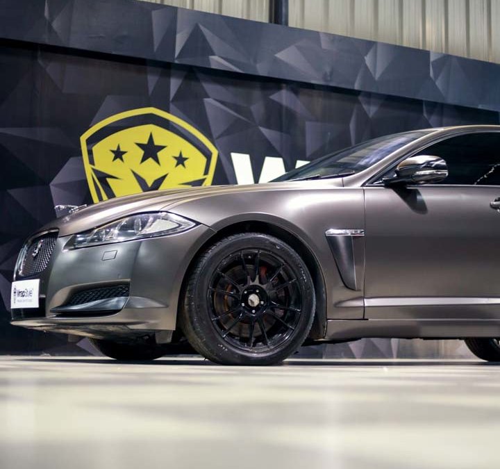 Jaguar XJ - Chrome Matt wrap - img 3