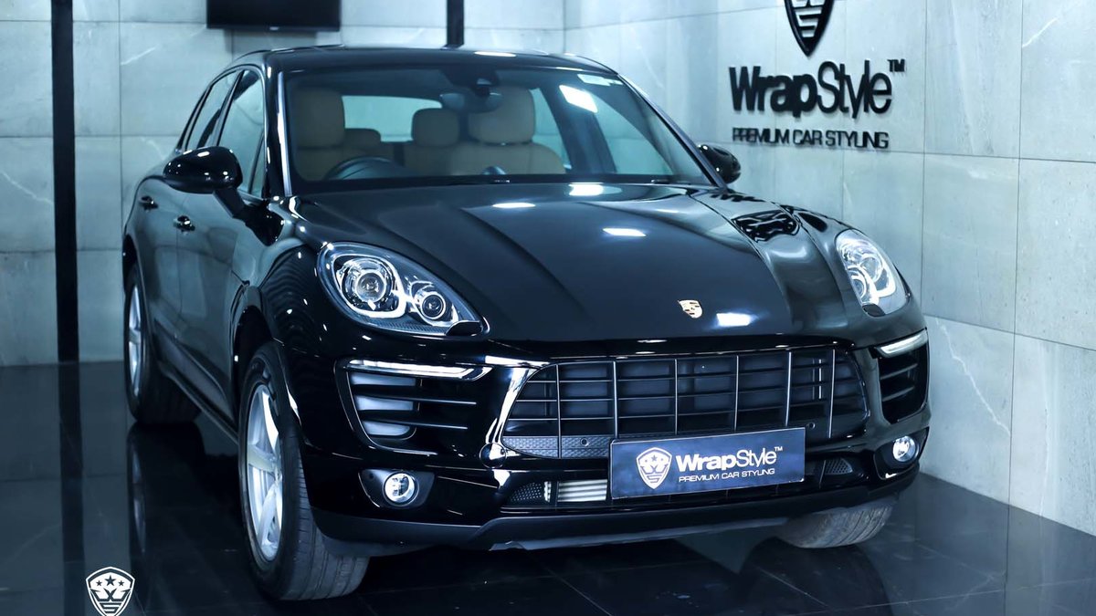 Porsche Macan - Black Gloss wrap - cover