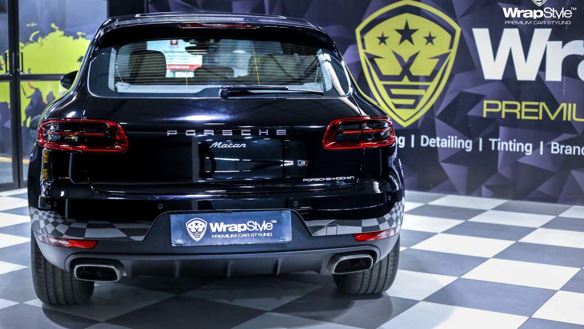 Porsche Macan - Black Gloss wrap - img 3